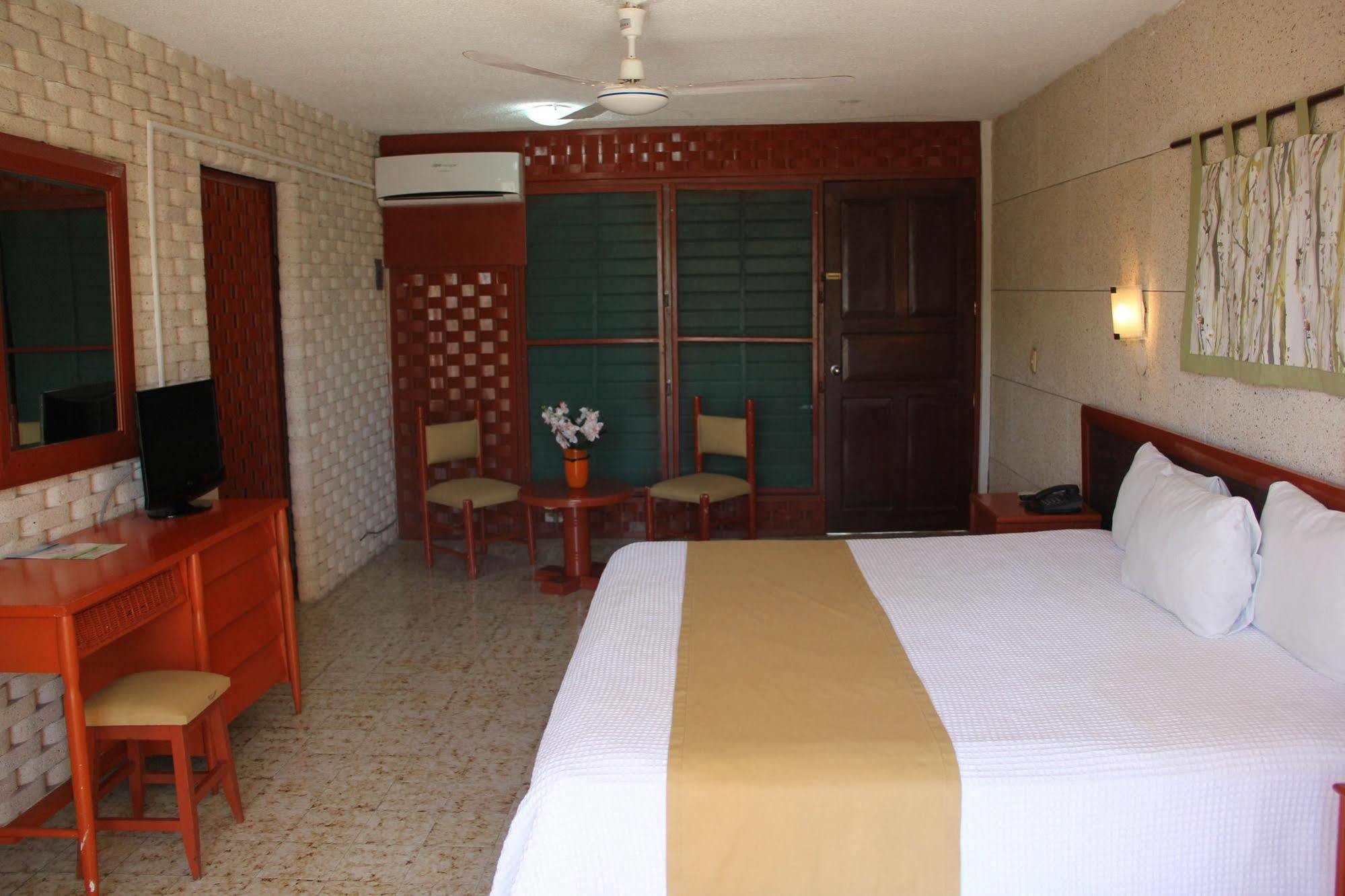 Hotel Posada Del Mar Isla Mujeres Bagian luar foto